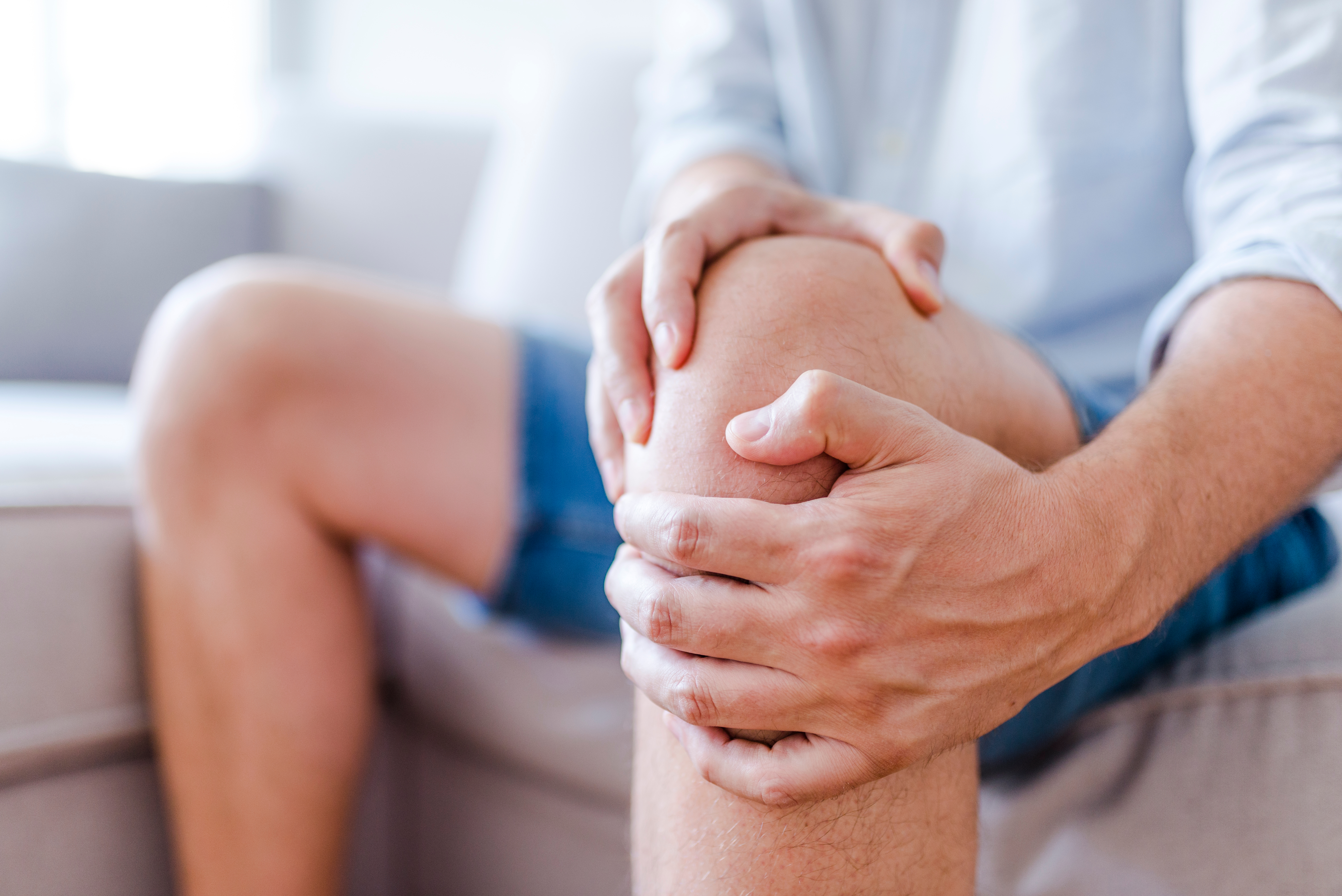 Read more about the article ACL Injury Rehab Wellington: Why Standard Physio Fails Your Knee